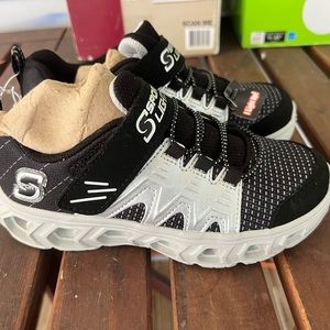 Skechers Sport Lights Boys Shoes Size 1 Black  grey Lightup NEW with tags